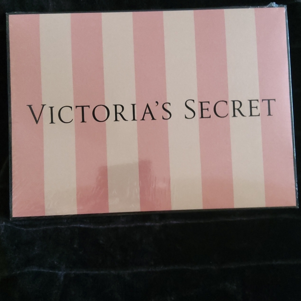 Victoria's Secret Pink Polka Dot Slippers + box - Picture 3 of 7